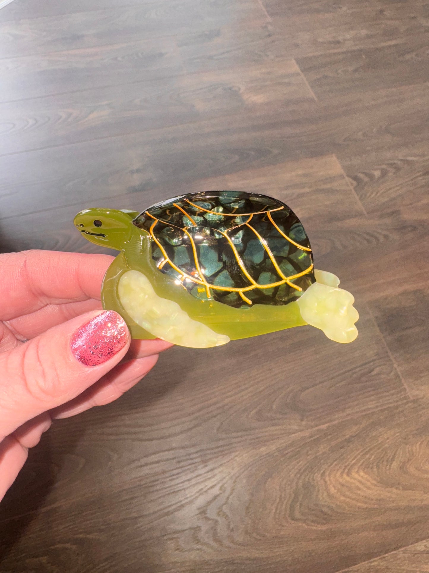 DMB Green Turtle Claw Clip