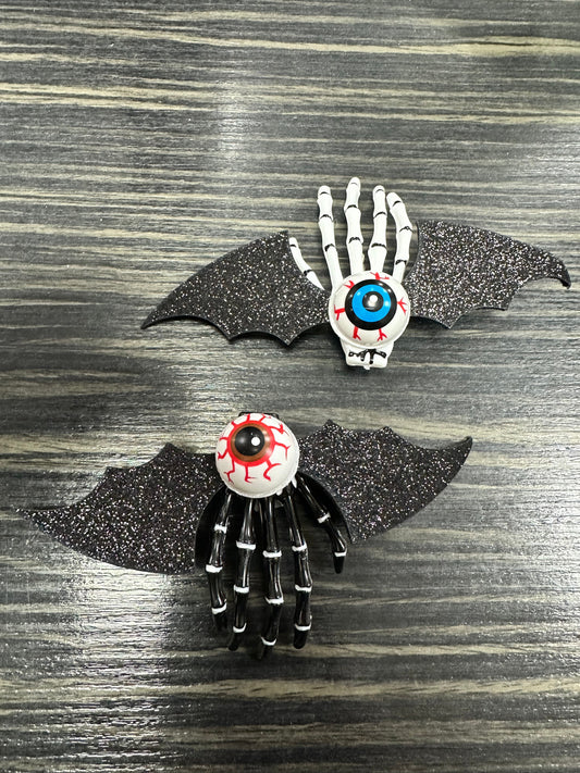 *DMB Halloween* Eyeball Skeleton Hand Hair Clip Small
