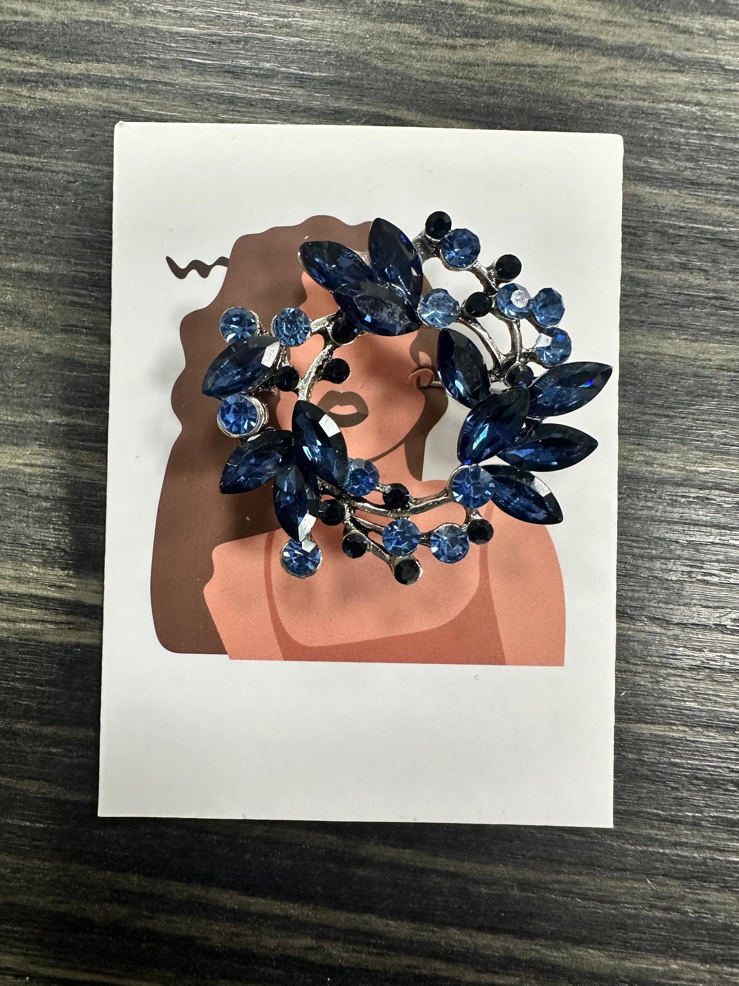 DMB Leaf Garland Brooch