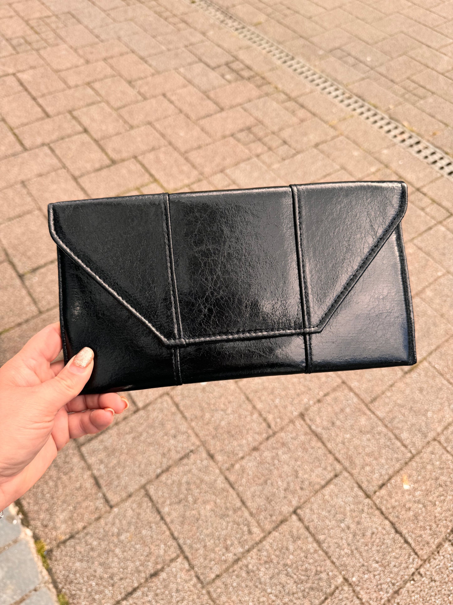 DMB Metallic Single Flap Cross Body Chain Clutch