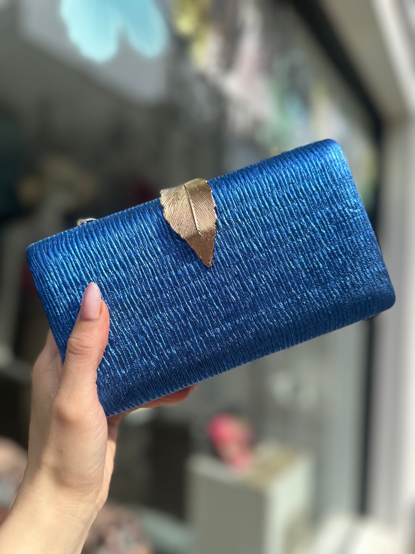 DMB Metallic Feather Clasp Clutch Bag