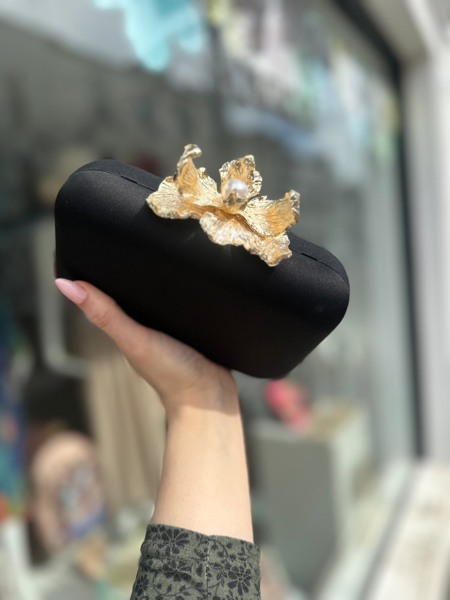 DMB Flower Clasp Clutch Bag
