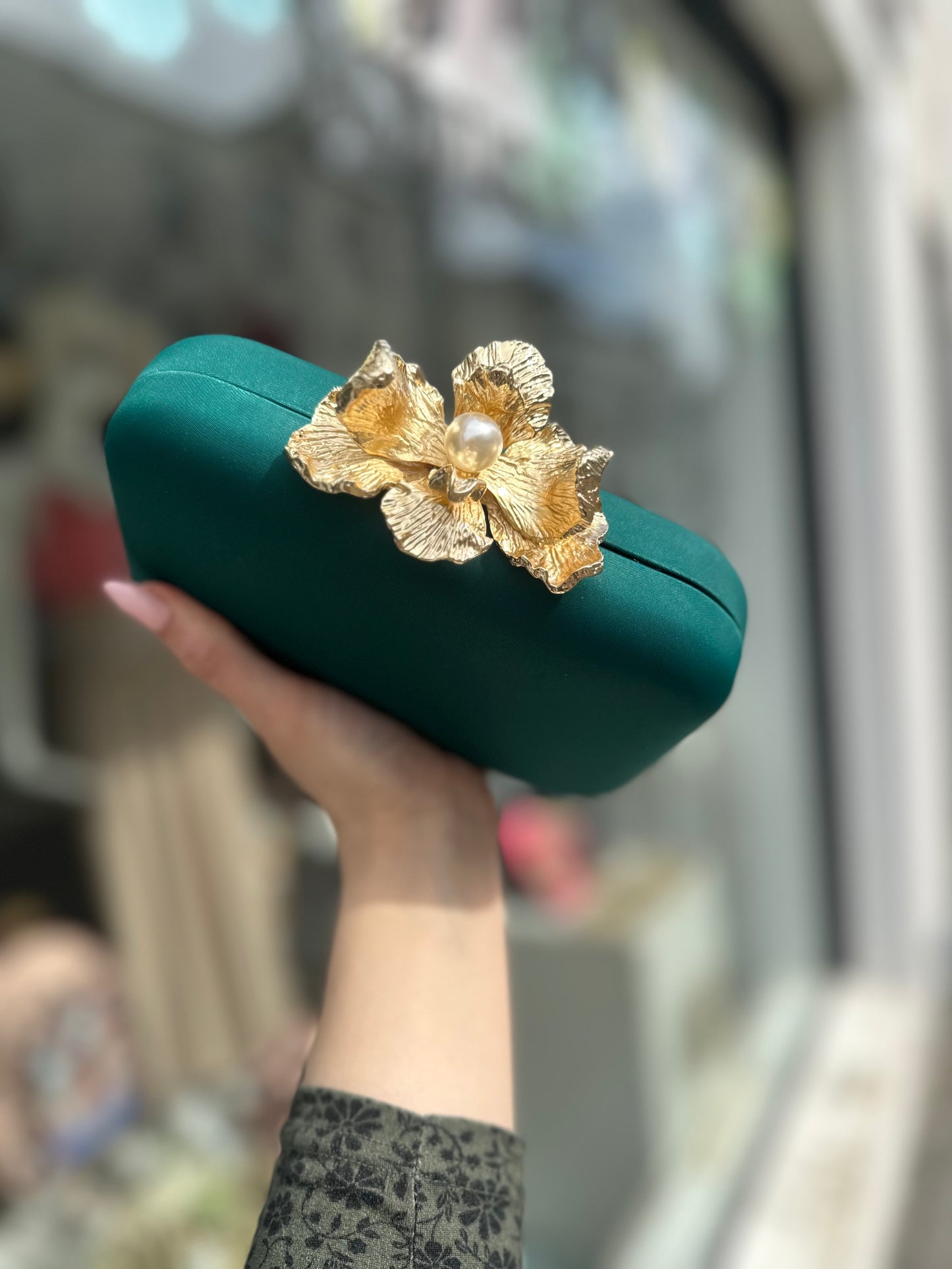 DMB Flower Clasp Clutch Bag