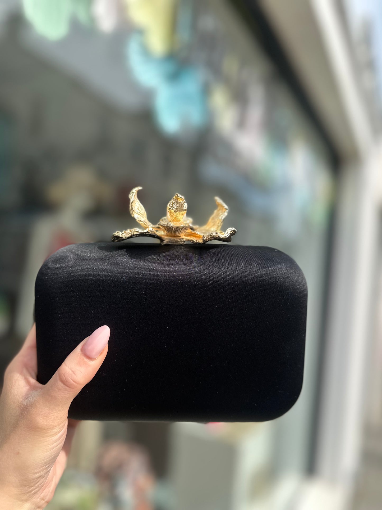 DMB Flower Clasp Clutch Bag