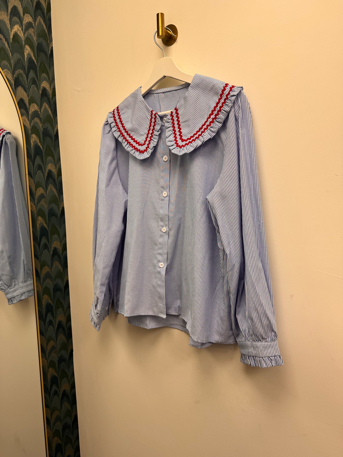 DMB Blue Red Trim Lapel Blouse