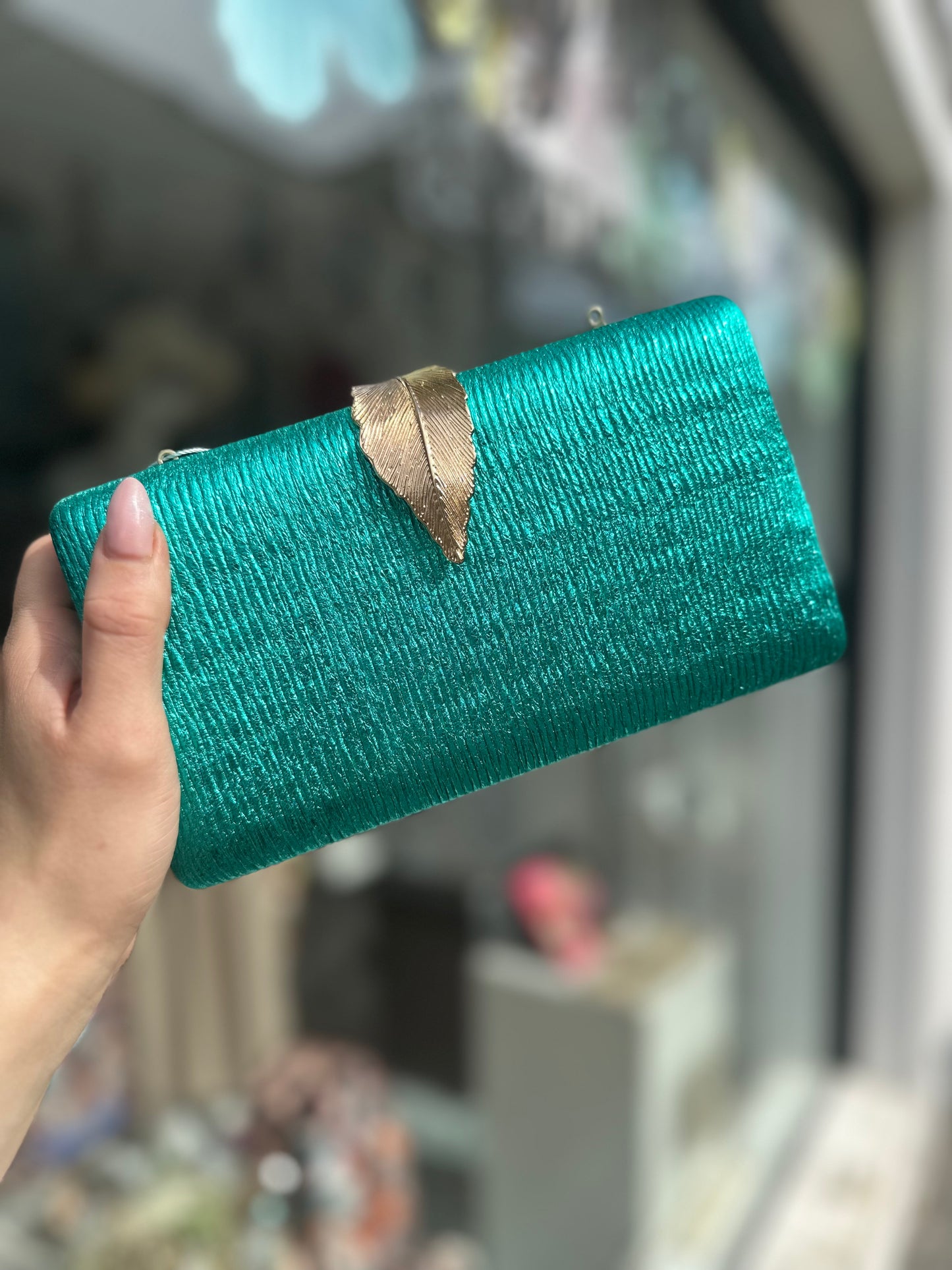 DMB Metallic Feather Clasp Clutch Bag