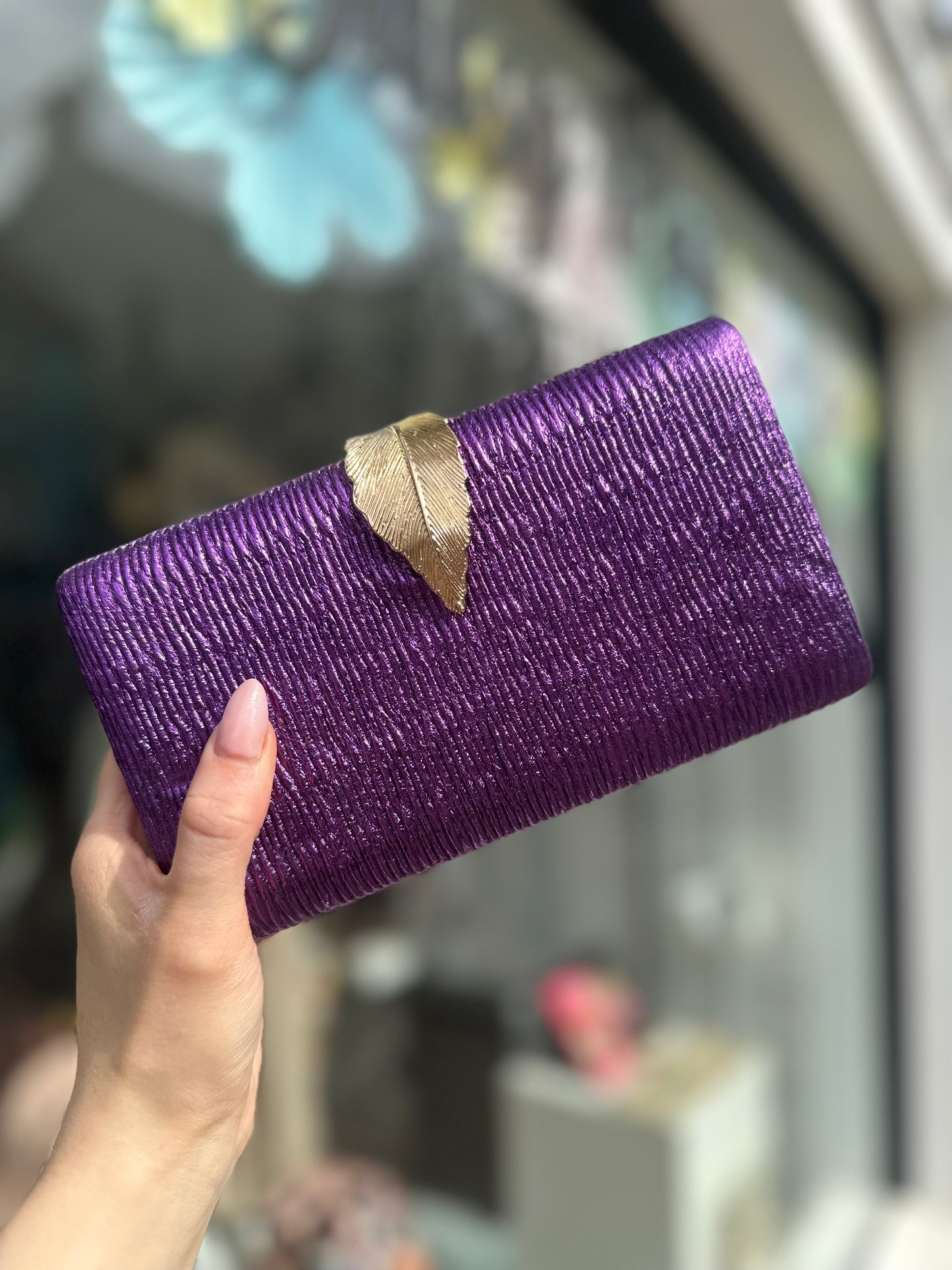 DMB Metallic Feather Clasp Clutch Bag