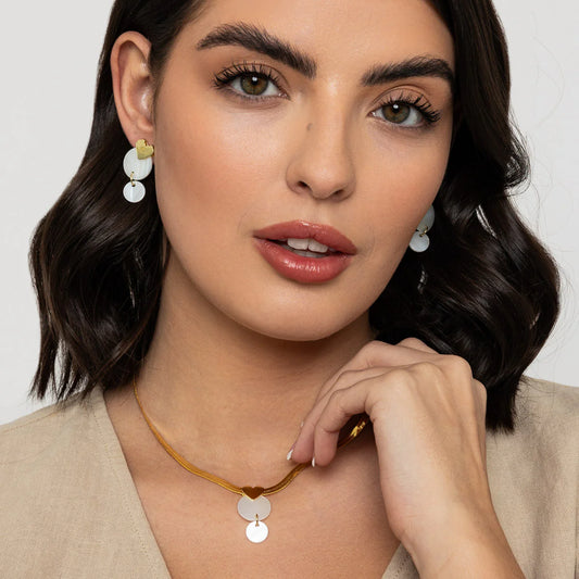 Knight and Day White Shell Necklace T161NSF